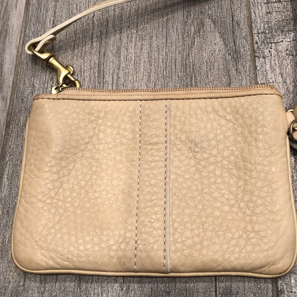 Beige coach wristlet - Picture 4 of 6